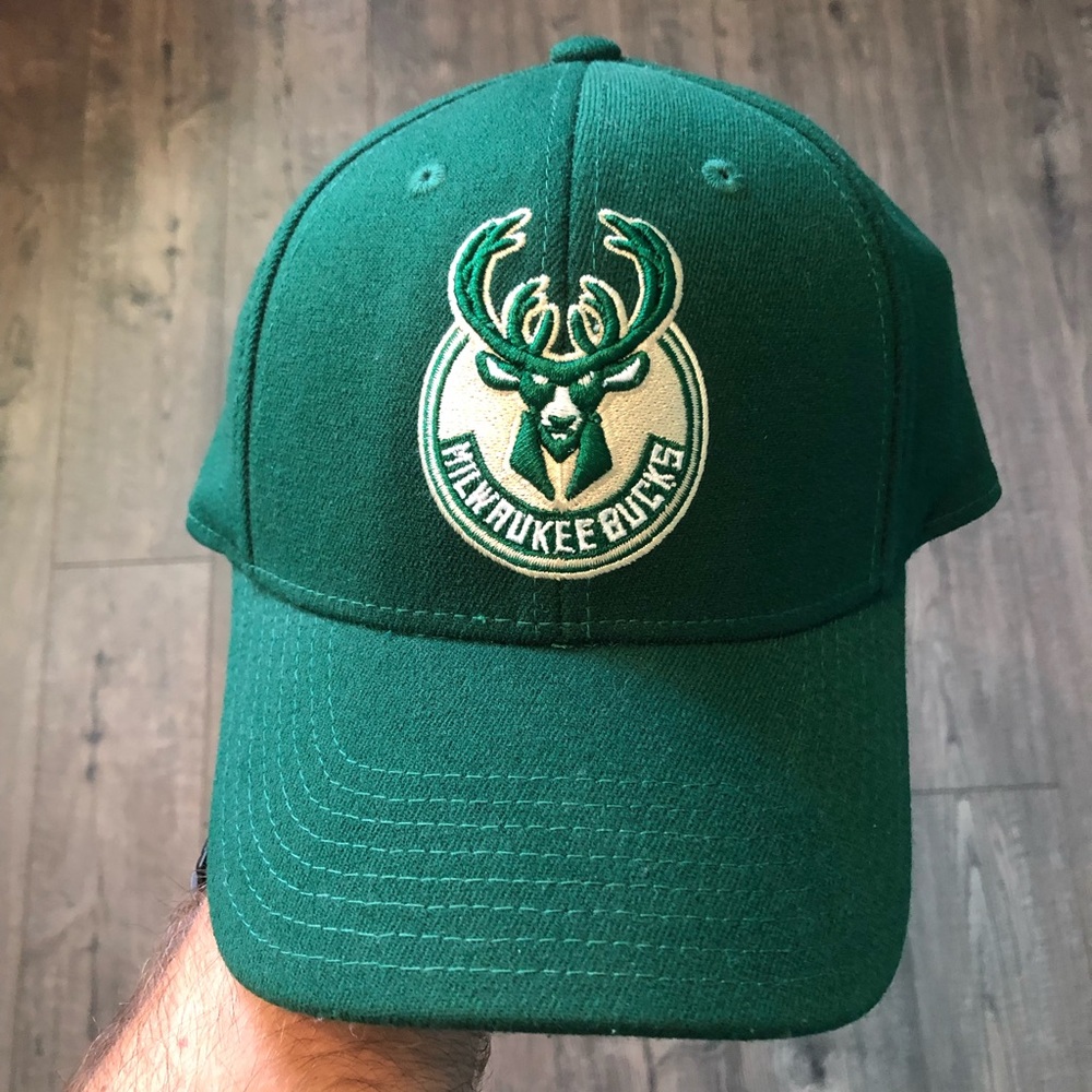 Milwaukee Buck’s stretch-fit cap, green, S/M